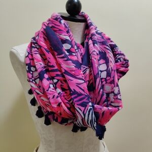 Lilly Pulitzer Resort Infinity Loop Scarf in Pink Tropical Print